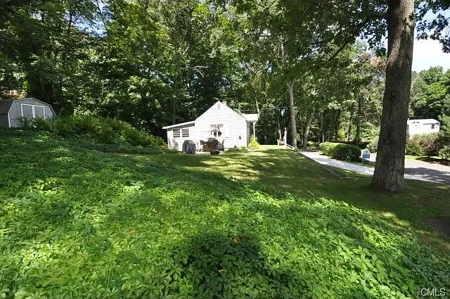 1 Pomperaug Rd — Photo 19