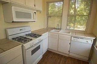 1107 W 22nd St #A — Photo 4