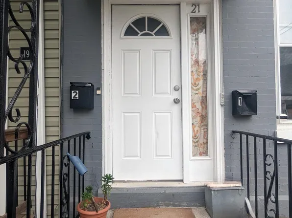 21 Pearsall Ave, Jersey City, NJ 07305