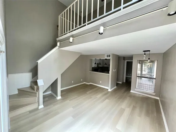 9809 Walnut St #201, Dallas, TX 75243