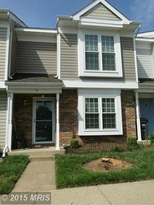 129 Saint Charles Sq, Sterling, VA, 20164