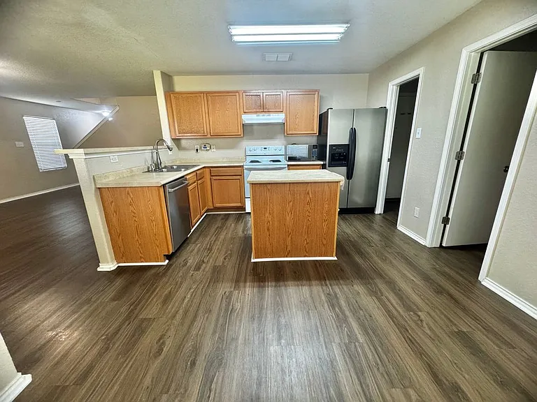 8642 Brisa Royale — Photo 6