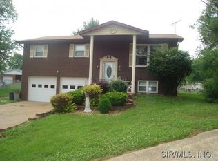 11 Concord Dr, Millstadt, IL