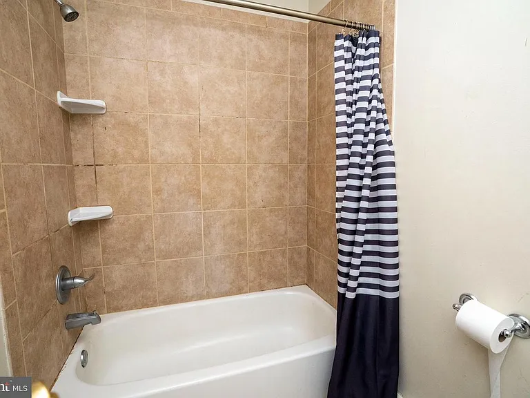 4418 Chestnut St #3 — Photo 6