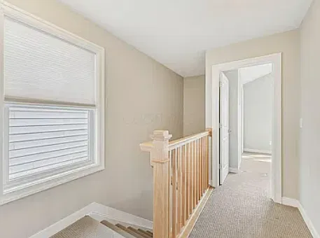 3 bed, 3.5 bath, 1954 sqft, $3,200 — Photo 2