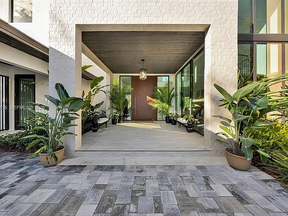 3rd image of 9381 SW 100th St