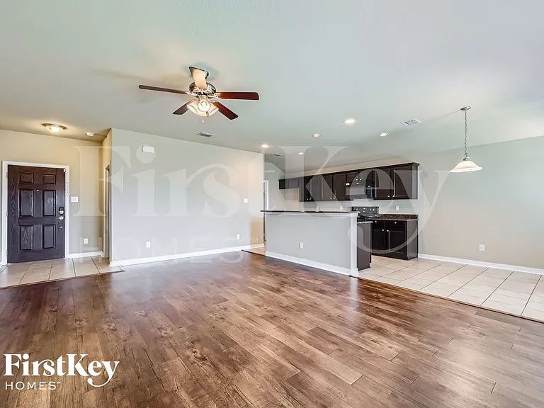 3613 Cayman Dr — Photo 4
