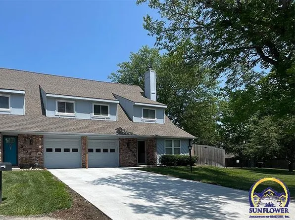 2904 SW Foxcroft 1 Ct, Topeka, KS 66614