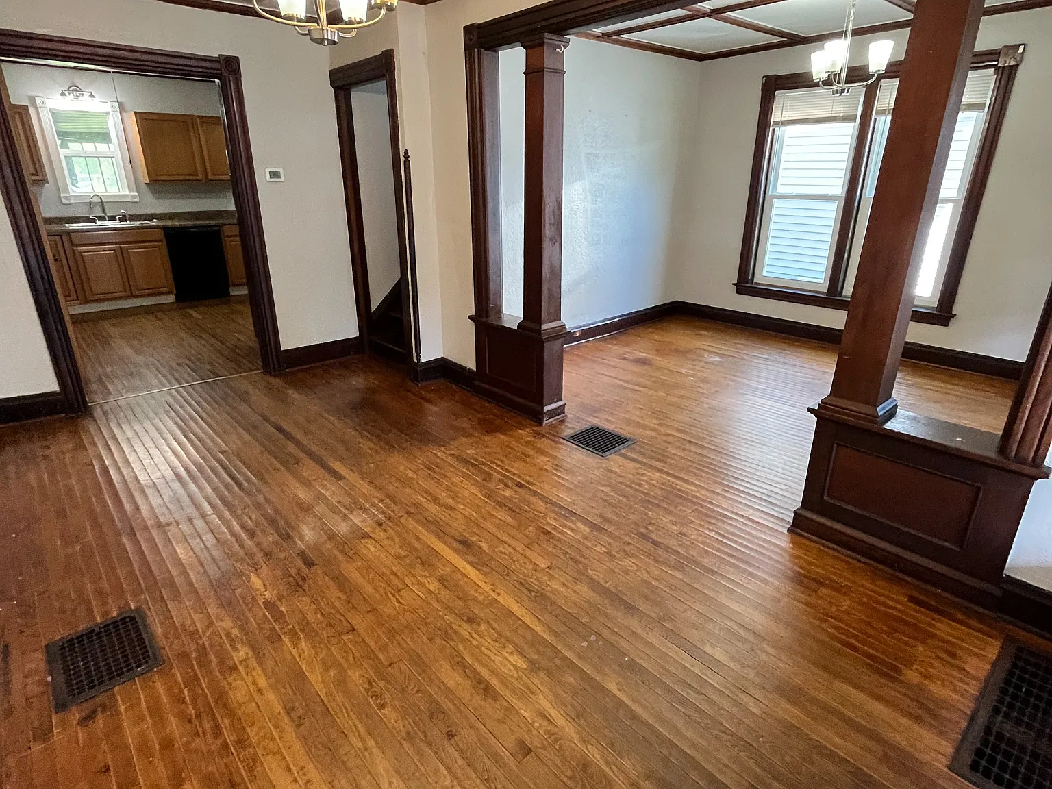 1009-1011 Bronson Street - 1011 — Photo 4