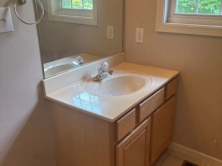 3465 S Oaklawn Cir — Photo 8