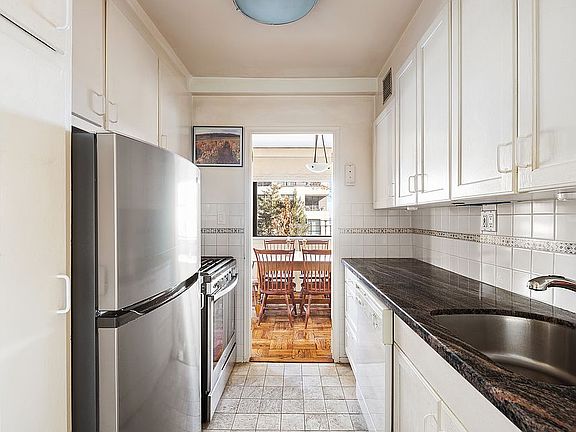 5th image of 510 E 86th St APT 19C