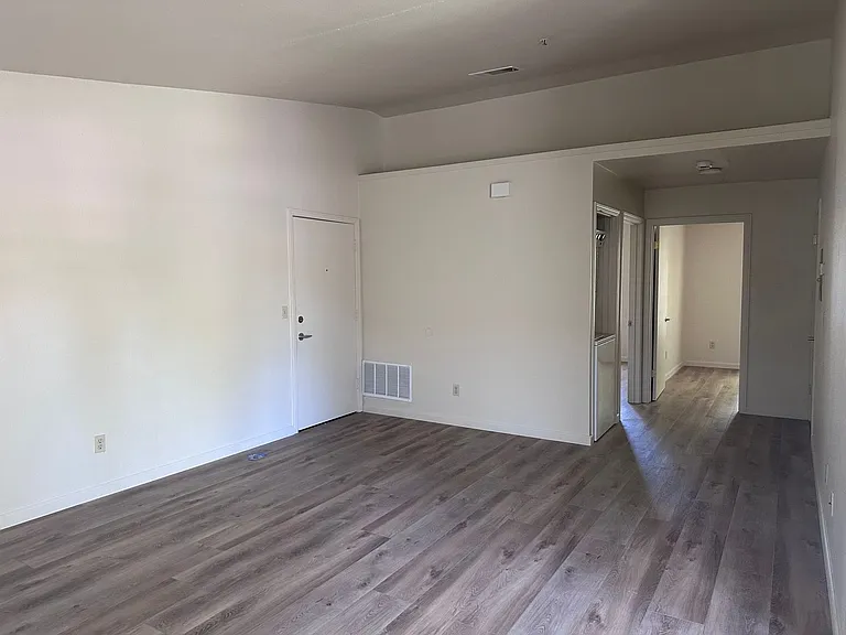 Great value, amazing location! 2 BR / 1 bath Napa $2,295 — Photo 15