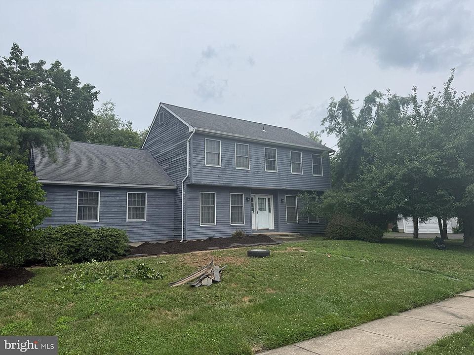 2nd image of 1 Dutchess Ln