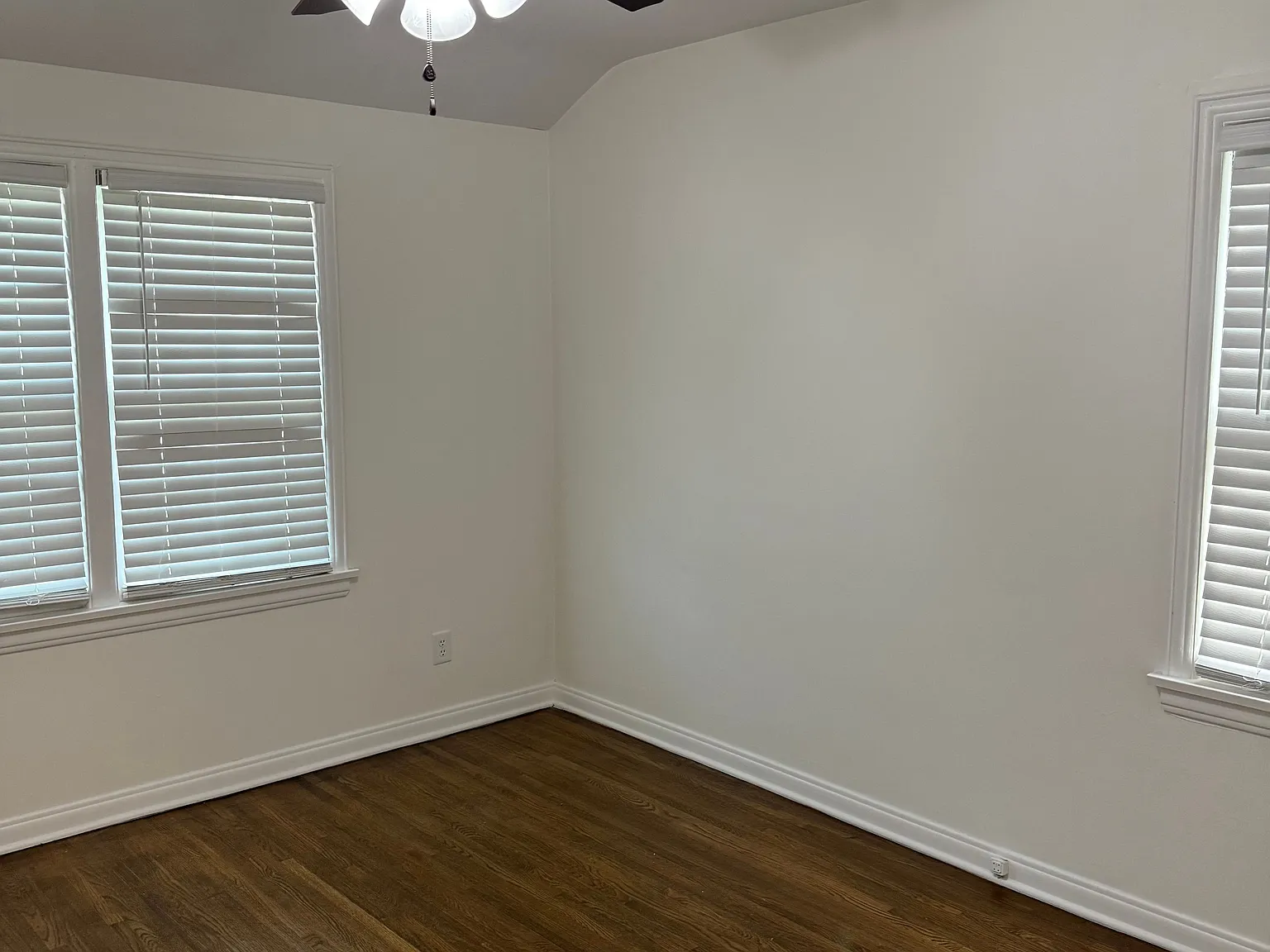 3 bed, 2.0 bath, 1800 sqft, $1,575 — Photo 3