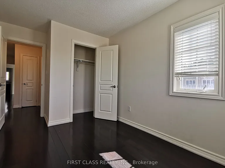 1140 Stuffles Cres — Photo 25