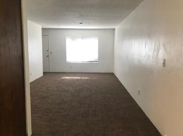 888 Greenfield Ave #F — Photo 1