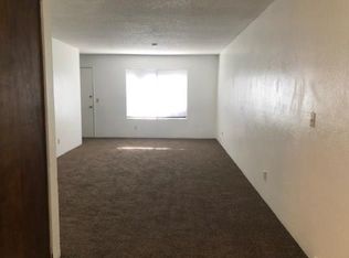 888 Greenfield Ave APT F, Hanford, CA 93230