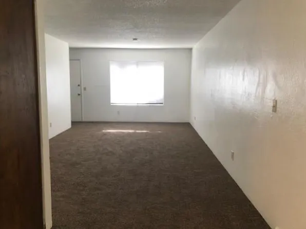 888 Greenfield Ave APT F, Hanford, CA 93230