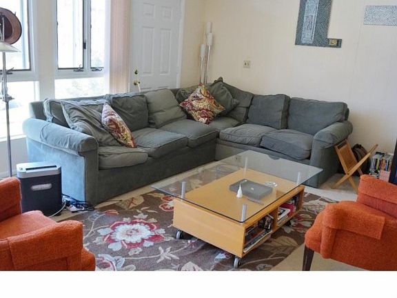 2nd image of 15 Crescent Cir