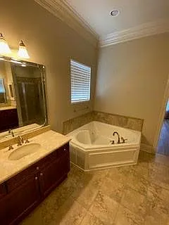 100 Oak Aly — Photo 9