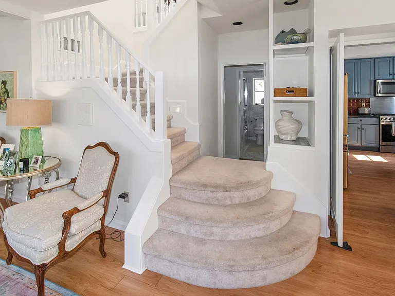 237 E Avenue — Photo 13