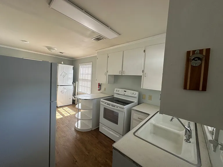 25 Carmel Dr — Photo 15