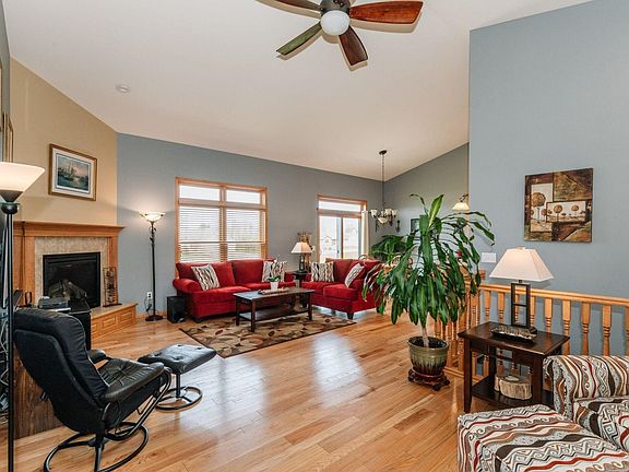4th image of 1216 Carolyn Blvd