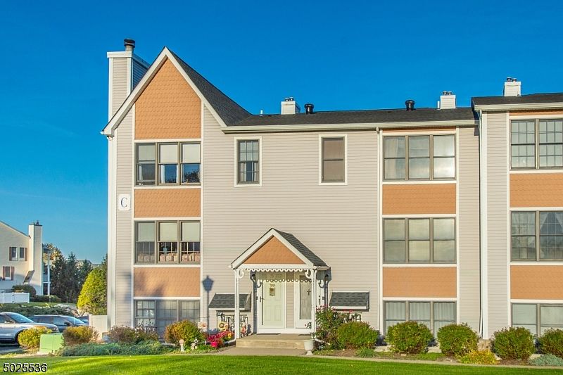 1st image of 78 Heritage Ln #318