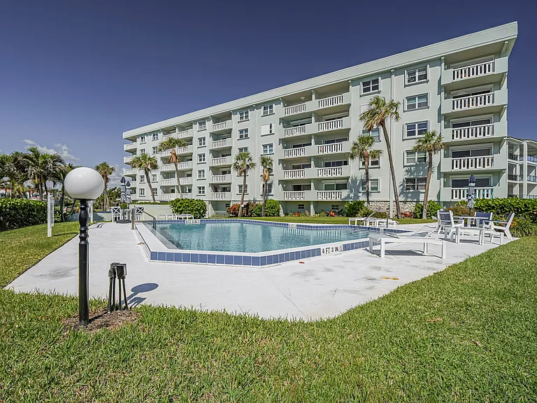 4049 Ocean Dr #305 — Photo 34