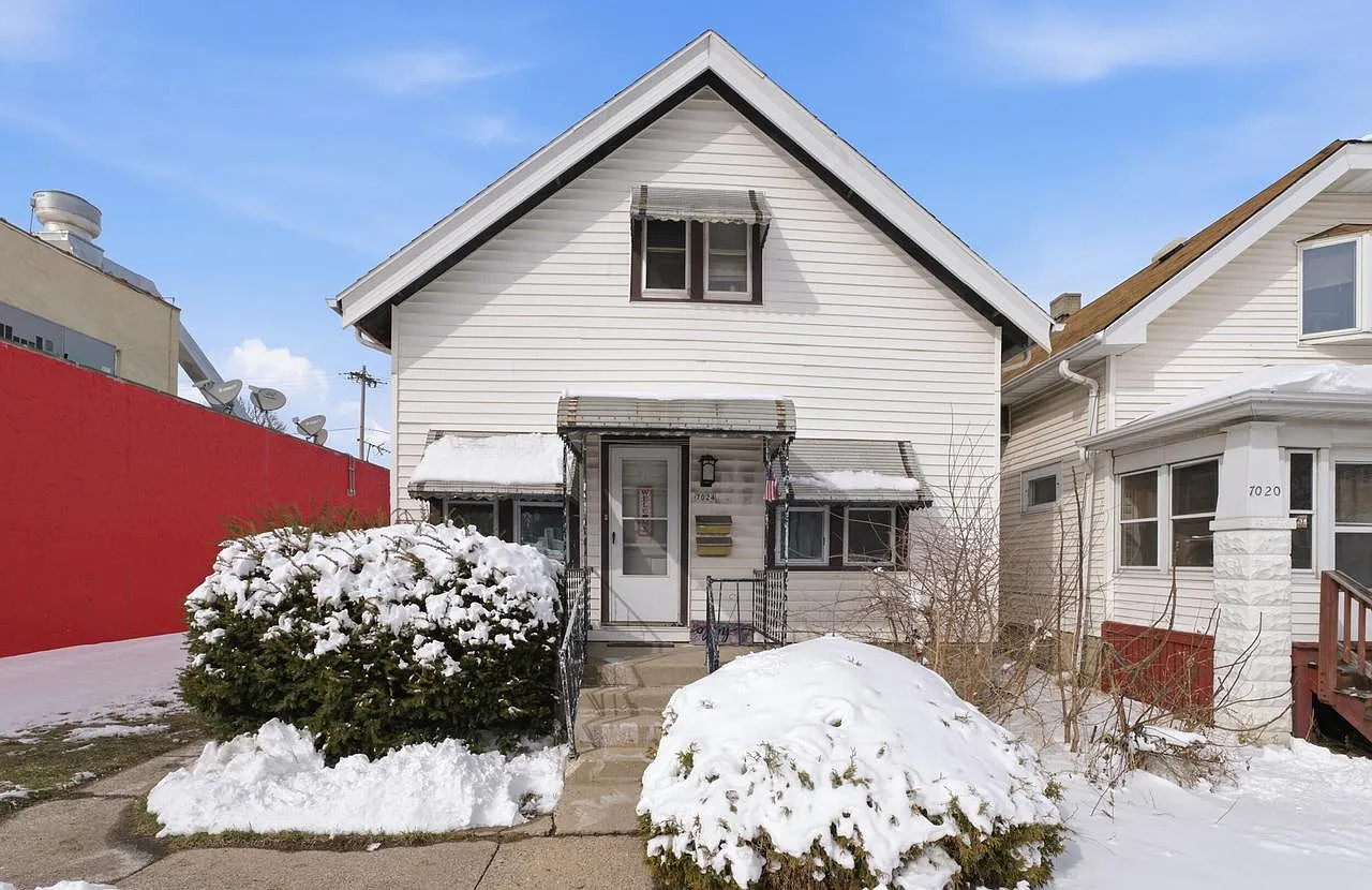 7024 West Lincoln AVENUE photo 1
