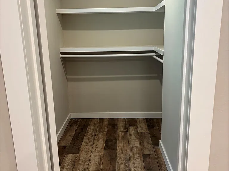 8049 Forest Hills Dr — Photo 8