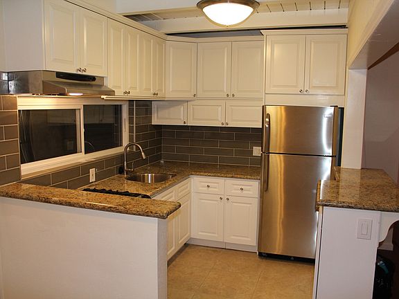 2nd image of 432 Rosecrans Ave APT B