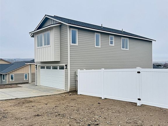 3rd image of 16 Juanita Way