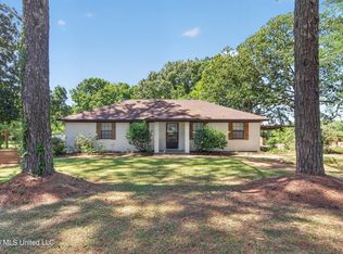 239 Twin Lakes Dr, Canton, MS 39046