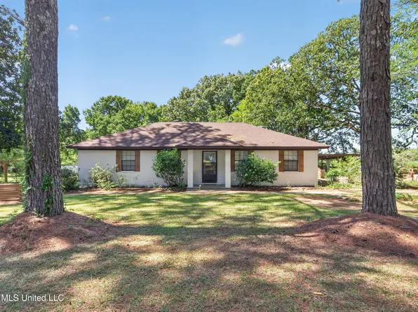 239 Twin Lakes Dr, Canton, MS 39046