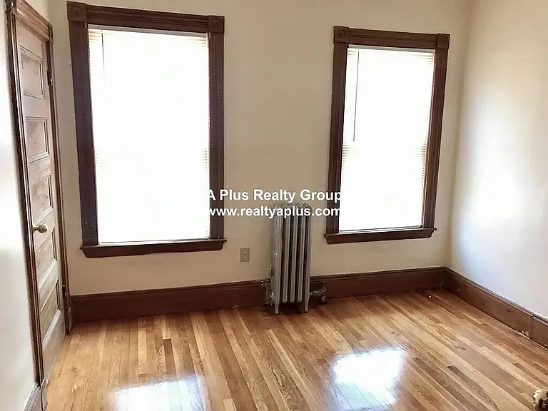336 Centre St #1A — Photo 8