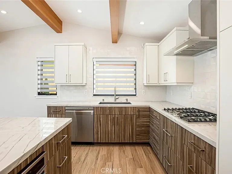264 Barbara Ave — Photo 9