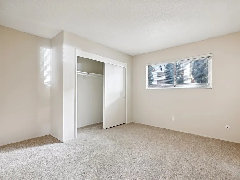 B Street Apartments — Photo 13