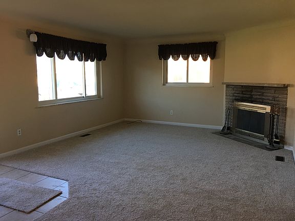 5th image of 1916 Echo Woods Ct
