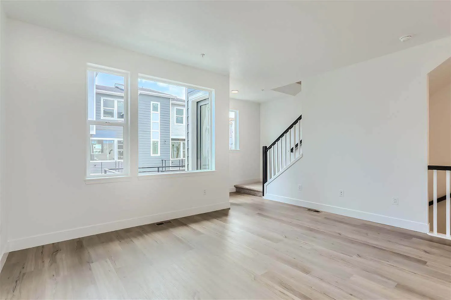2 bed, 1570 sqft, $2,800 — Photo 4