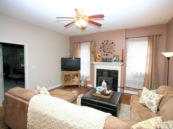 5th image of 2115 Ann Ave