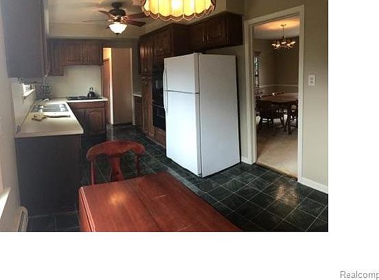 5th image of 5677 Kingsmill Dr