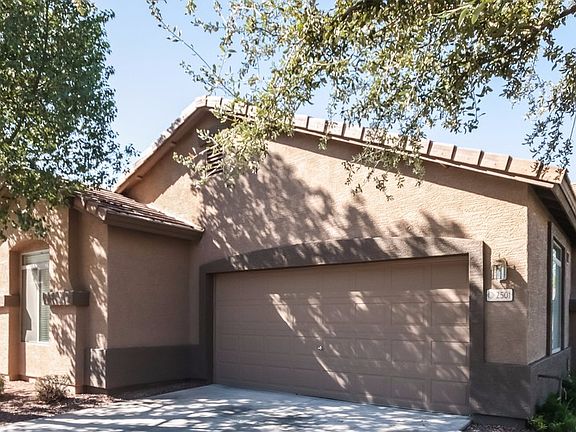 2nd image of 2501 E Flintlock Pl