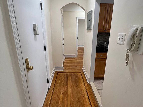 4th image of 3420 30th St APT 5F
