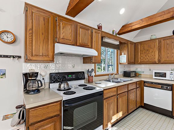 3rd image of 315 Candlewood Drive