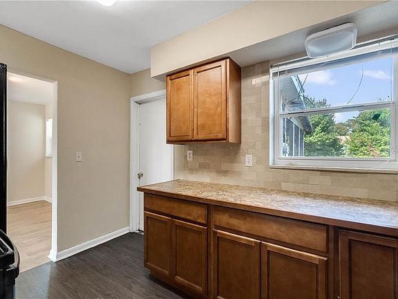4th image of 232 Wilshire Dr