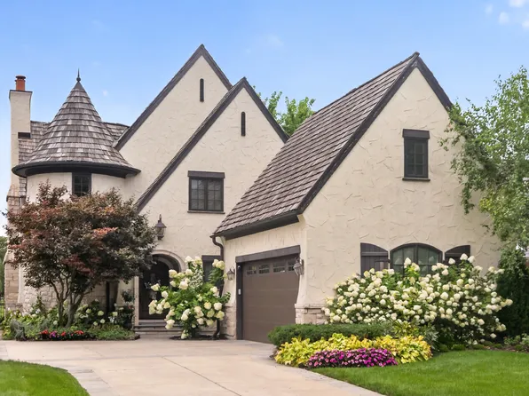 928 Hastings St, Park Ridge, IL 60068