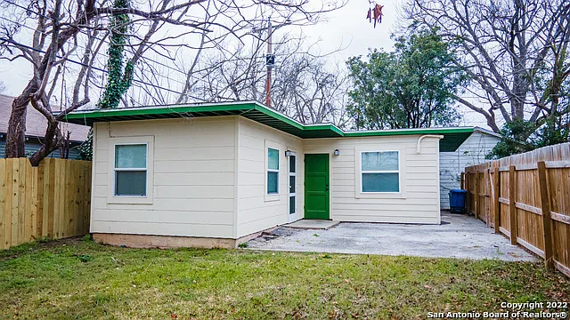 Building Photo - 130 E Norwood Ct #3