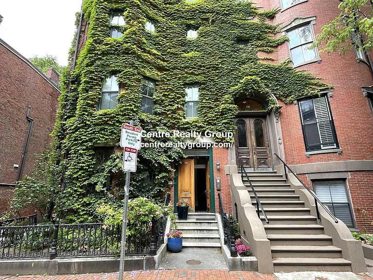 Upton St — Photo 2