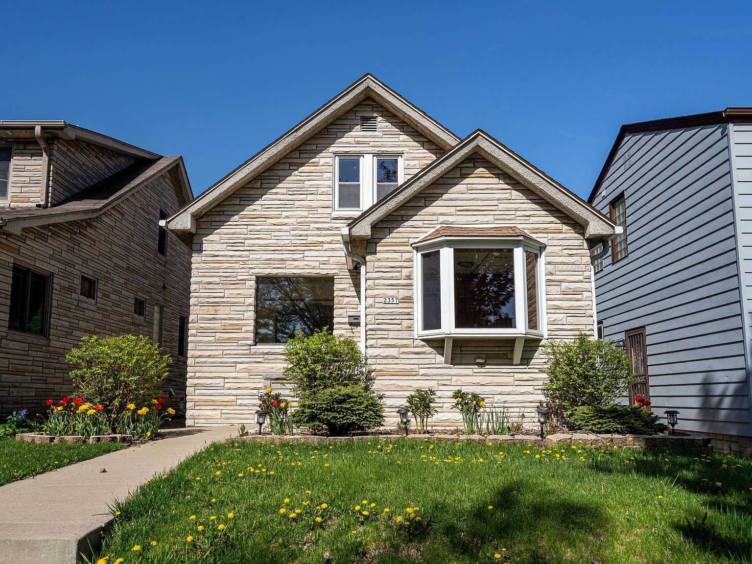 2357 S 77th St, West Allis, WI 53219 Zillow